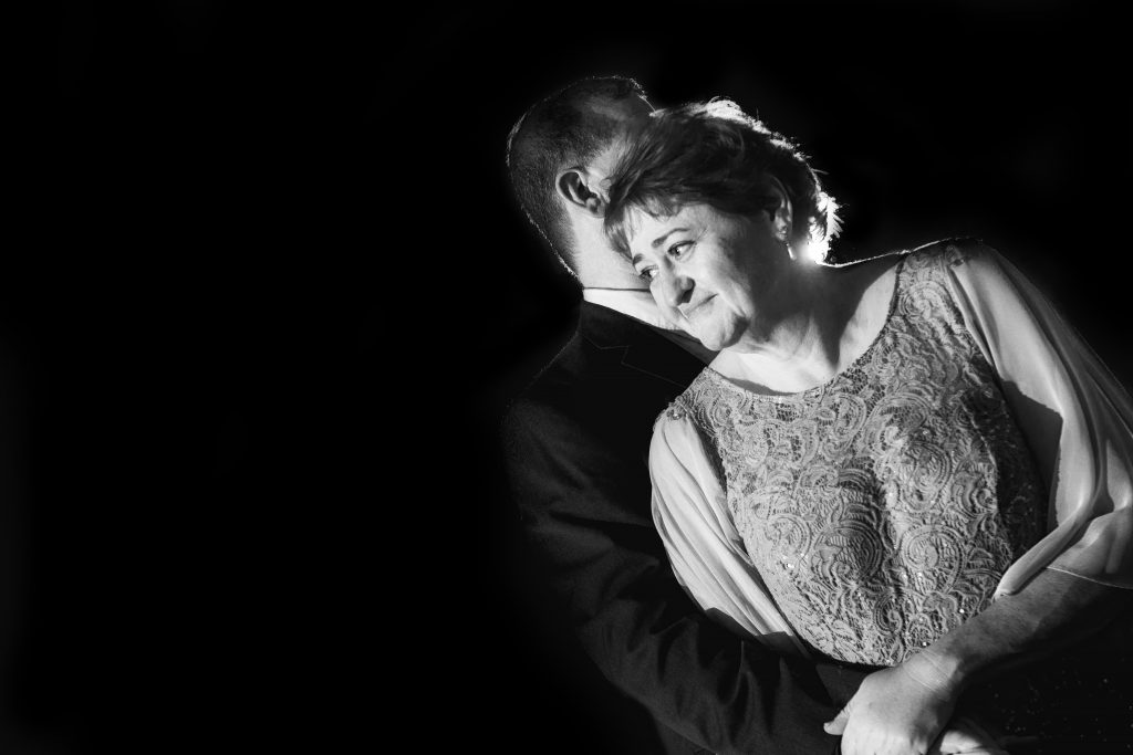 toledo wedding, black and white, impulse studio, toledo wedding and portrait photographers, photography photo studio